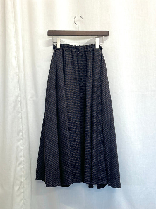 【SAMPLE】front button tuck skirt / navy（千鳥）